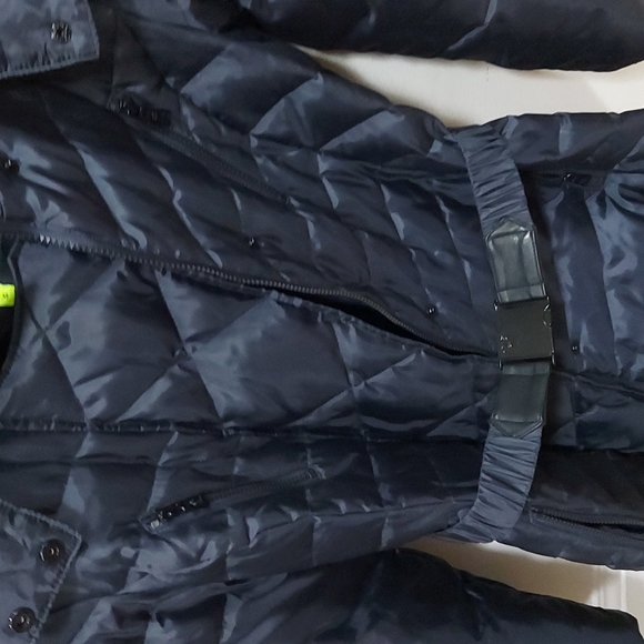 Sam Edelman down coat in navy blue. Size small - Picture 4 of 4